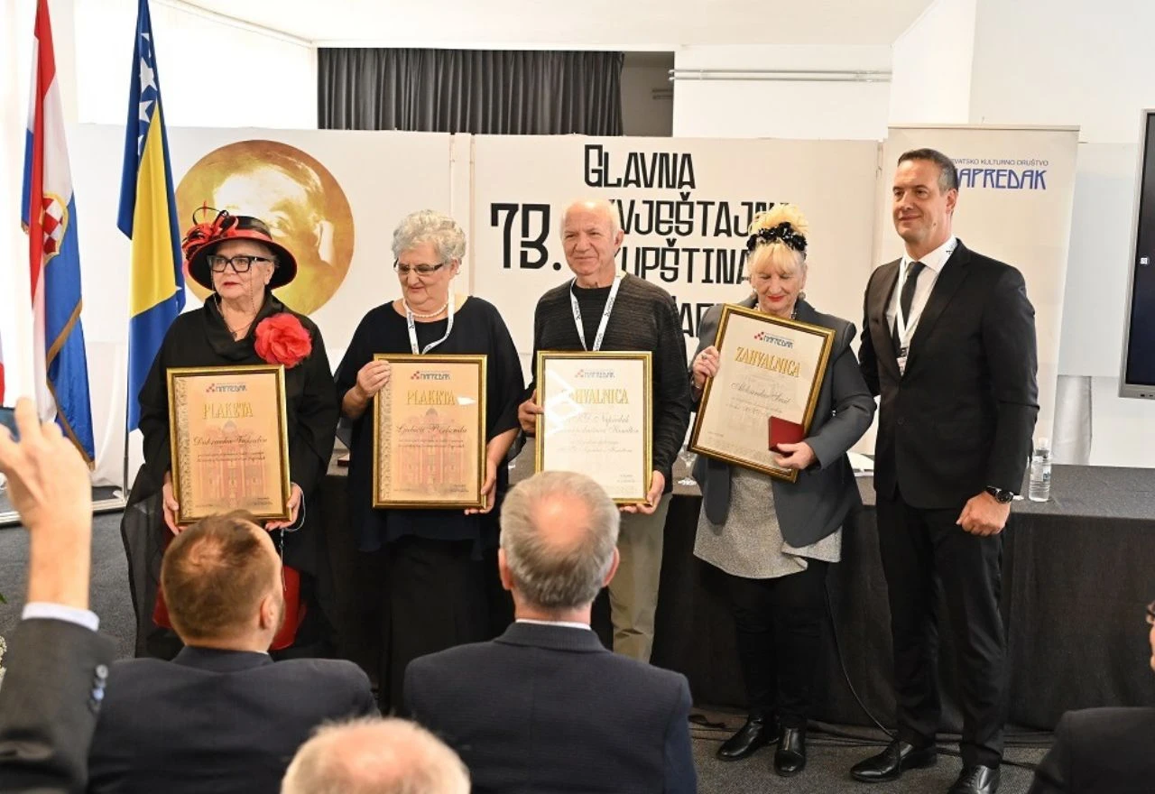 HKD Napredak dodijelio 122 stipendije vrijedne više od 170.000 KM