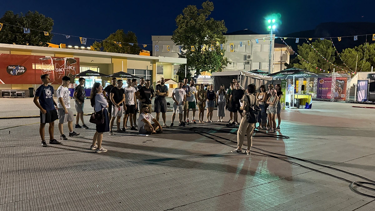 Kroz projekt Udruge za promicanje urbane kulture u HNŽ mladima u Mostaru približena znanost kroz glazbu