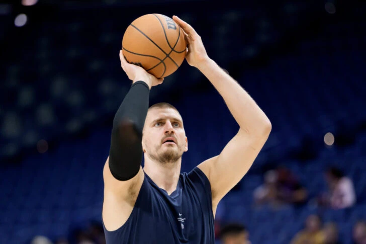 Jokić došao do 200. triple-doublea, Curry nezaustavljiv, polemike zbog Dončića