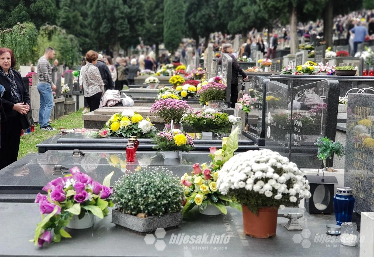 Na mostarskom groblju Masline