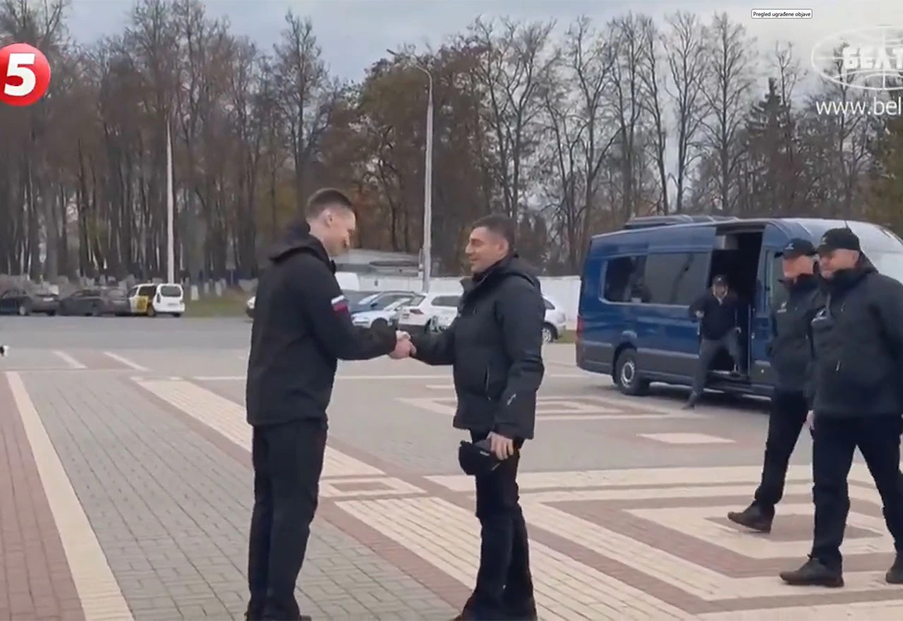 Neobične scene u Bjelorusiji: Ruski i ukrajinski predstavnici zajedno kreću prema ratnoj zoni