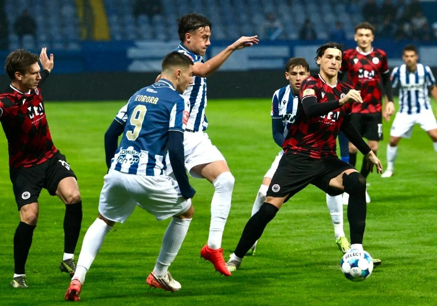 UŽIVO | Derbi na Grbavici prekinut zbog velike bakljade