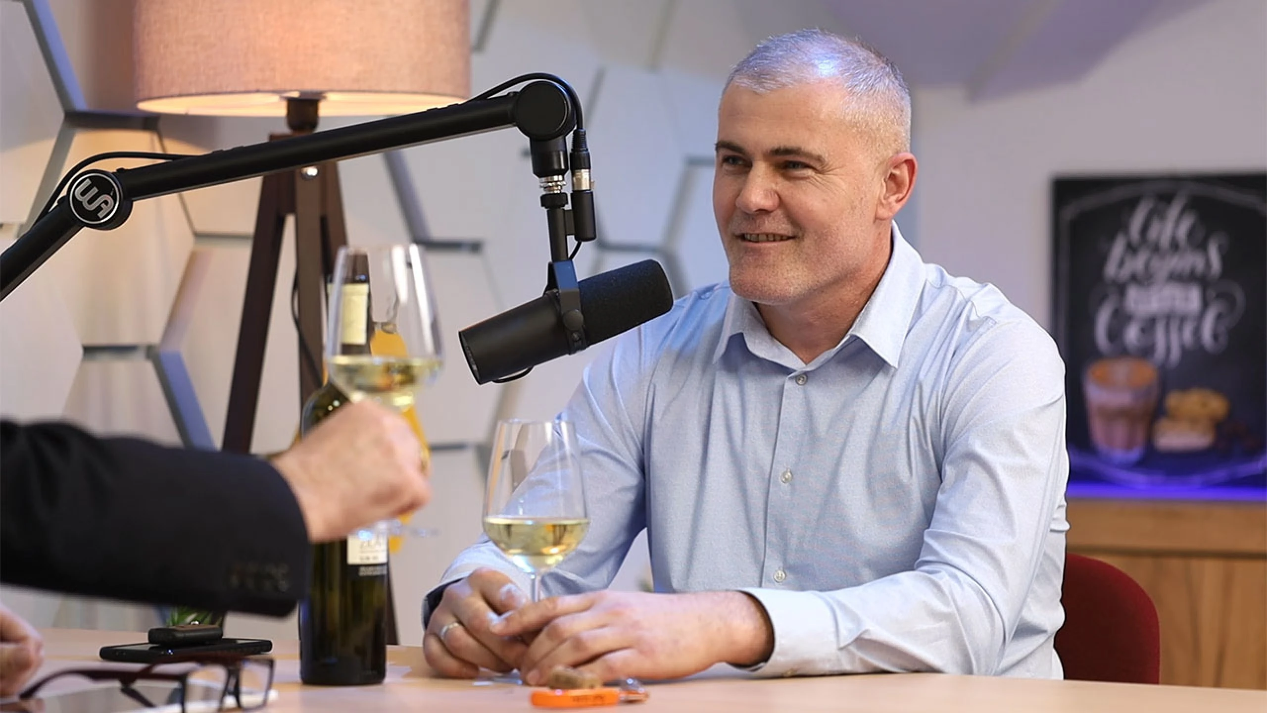 VINAR KOJEM SU VILE OTKRILE TAJNU O PLEMENITOJ KAPLJICI