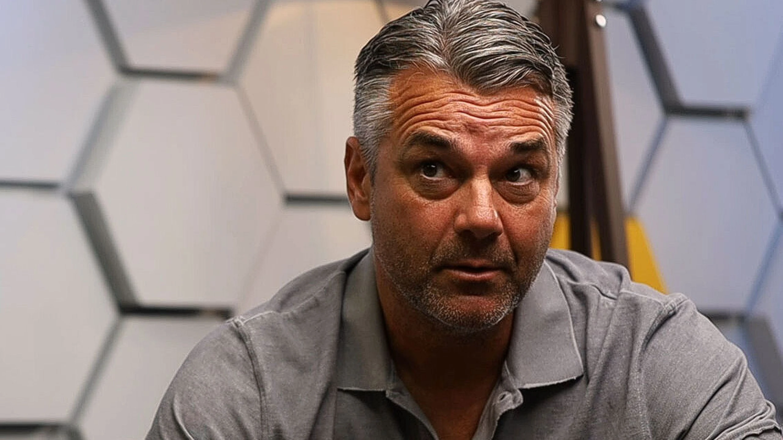 MOSTARAC NA KLUPI FEYENOORDA
