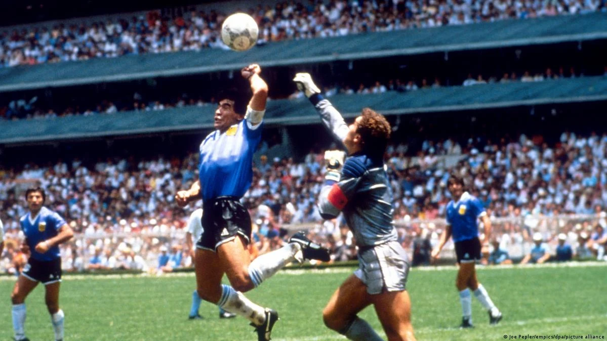 Prodana lopta kojom je Maradona rukom zabio Englezima