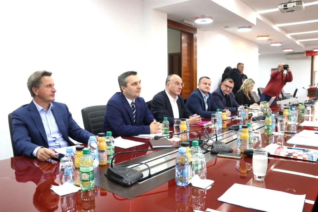 U Sarajevu počeli razgovori stranaka 'osmorke' i HDZ-a