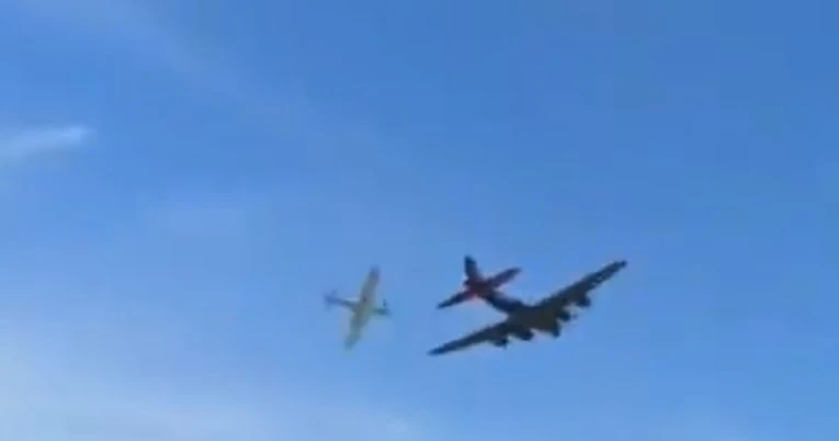VIDEO: Strašni prizori sa zrakoplovnog mitinga, sudar na nebu iznad promatrača