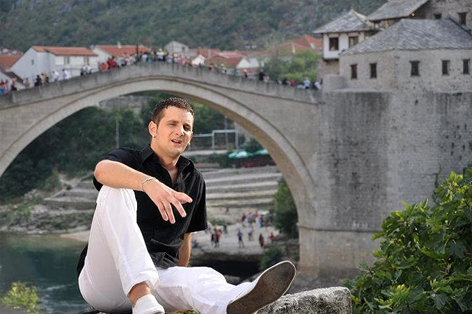 Nakon pjesama o Hercegovini novu posvetio Bosni