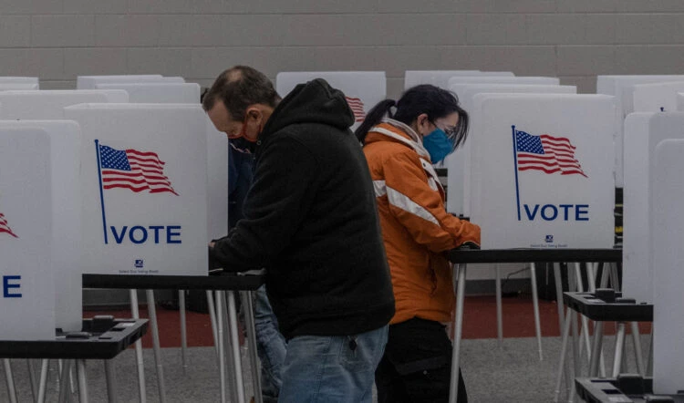 Amerikanci na izborima, ankete prednost daju republikancima