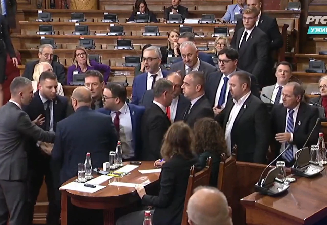 VIDEO: Naguravanje u Skupštini Srbije, spriječen veći sukob