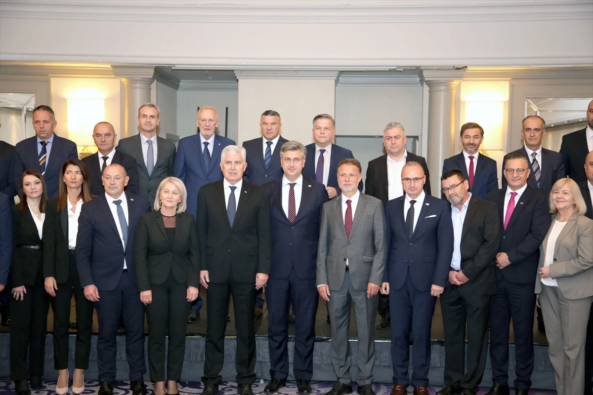 HDZ-ovci s obje strane granice u Zagrebu: Da nije bilo Plenkovića…