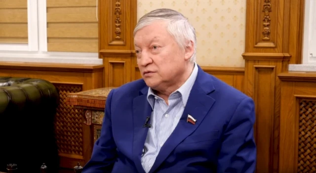 Karpov u  induciranoj komi