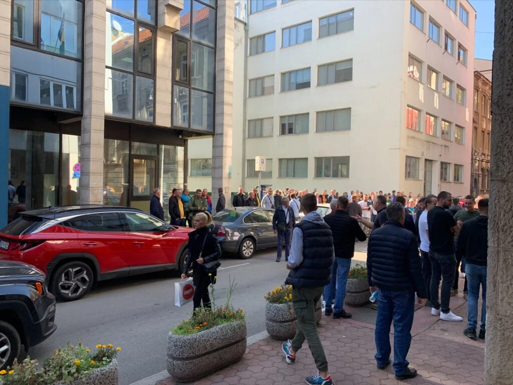 SDS, SNSD, SP i US prosvjeduju ispred SIP-a