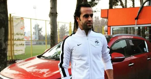 Ali Karimi trebao biti otet