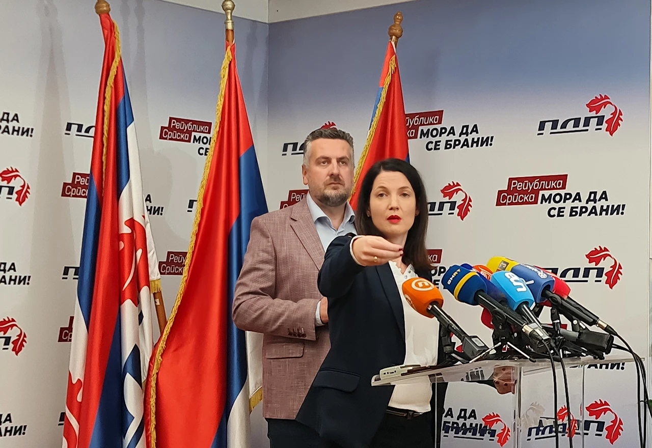 Opizicija tvrdi: Jedini Dodikov prijatelj je Milanović