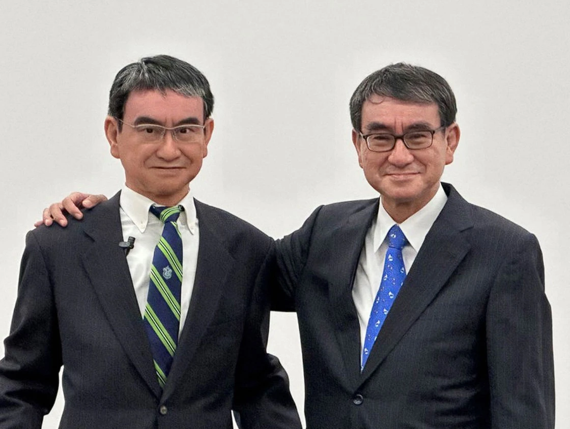 Japanci ministru napravili robota koji će ga mijenjati na javnim događajima