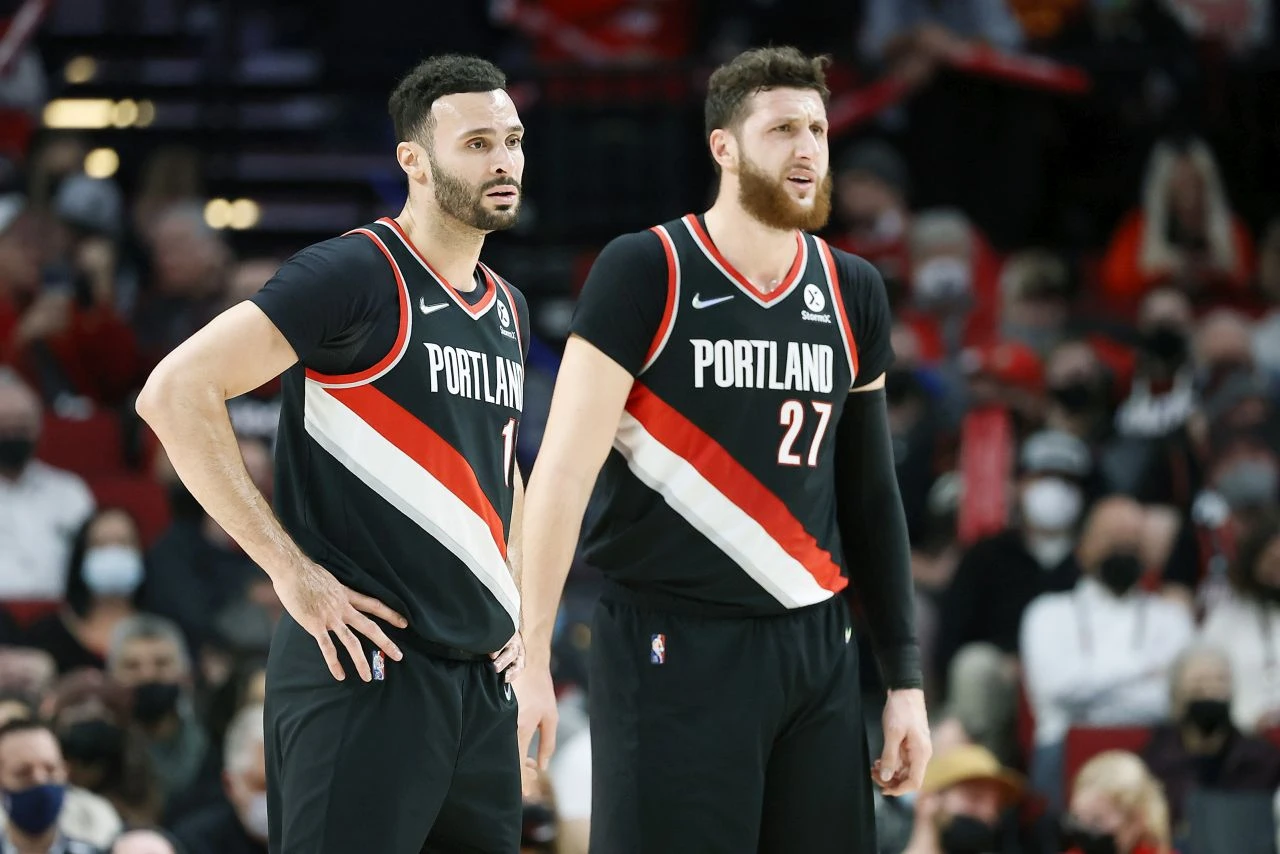 Jusufu double double, Jokiću triple double