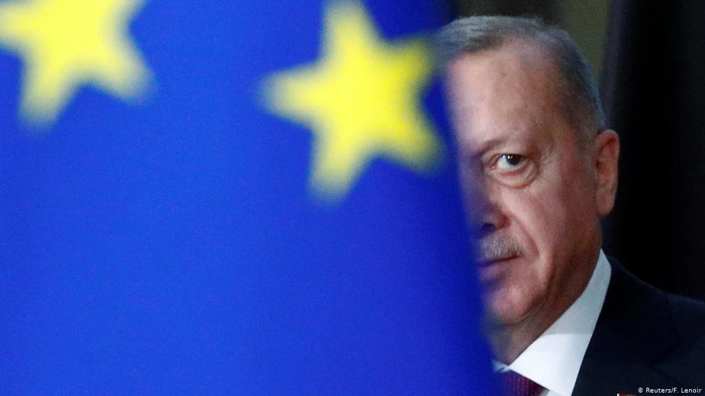 Erdogan poručio Macronu: Francuski proizvođač cementa podržava terorizam