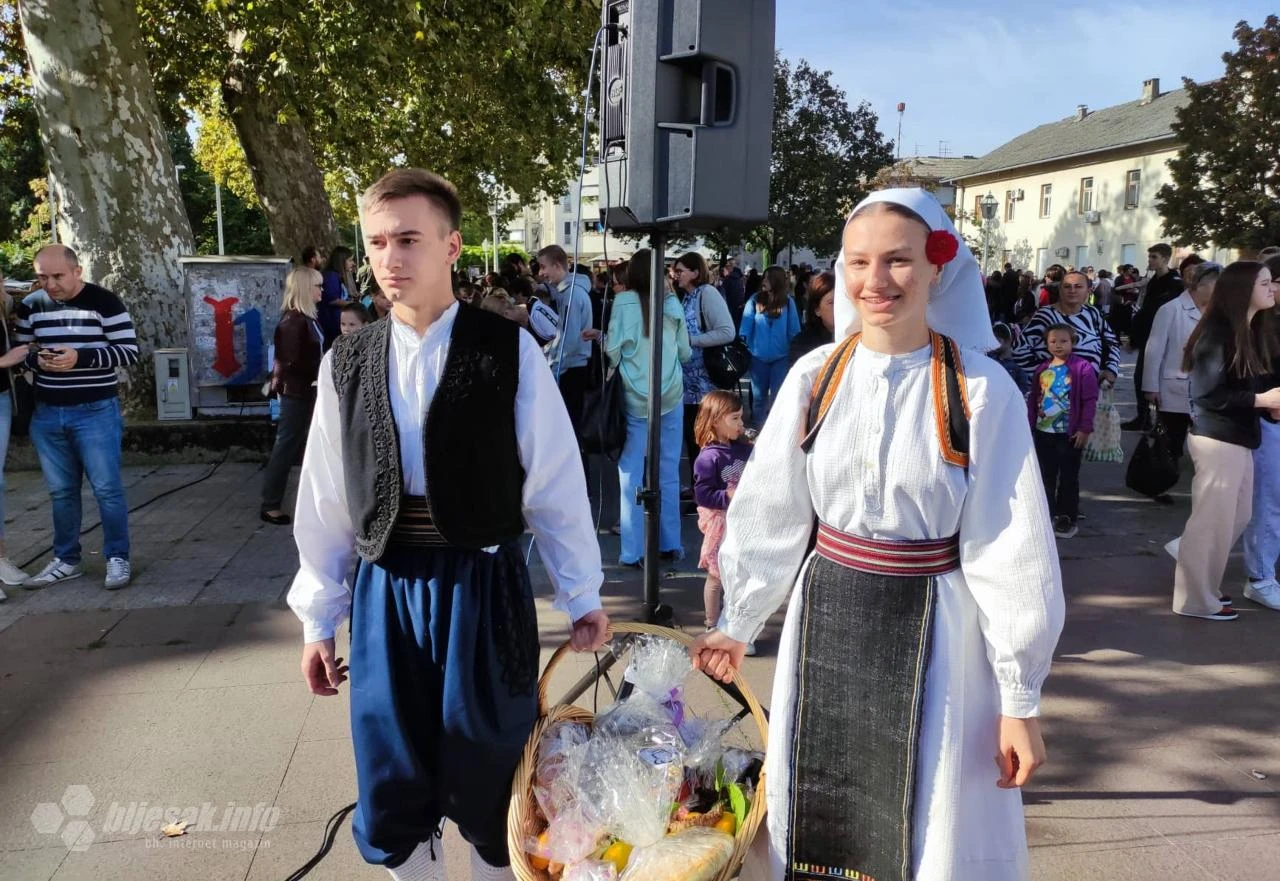 FOTO | Čapljina miriše na kruh: Peciva i osmijesi mališana