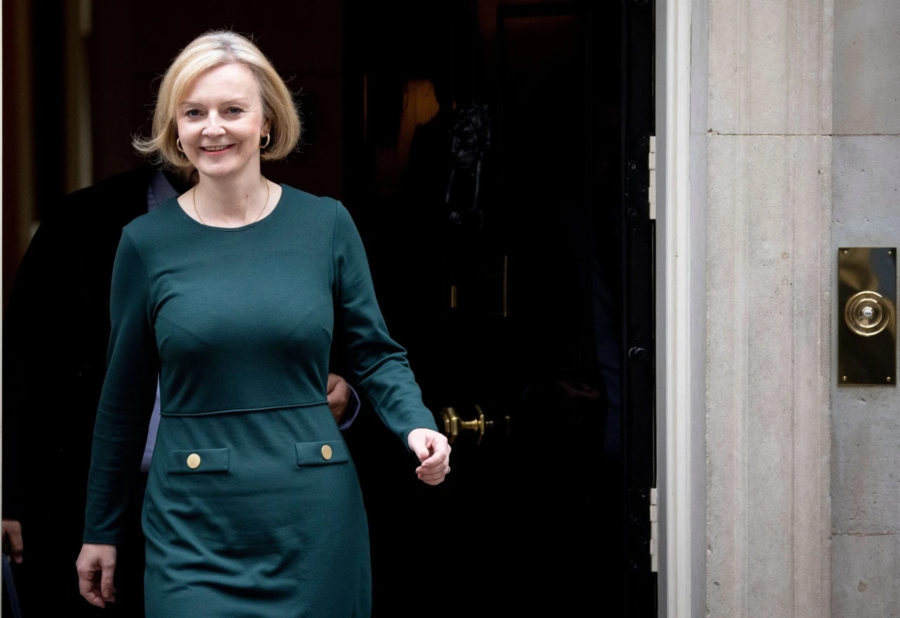 Mediji o krahu Liz Truss: "Žrtveni jarac propale politike"