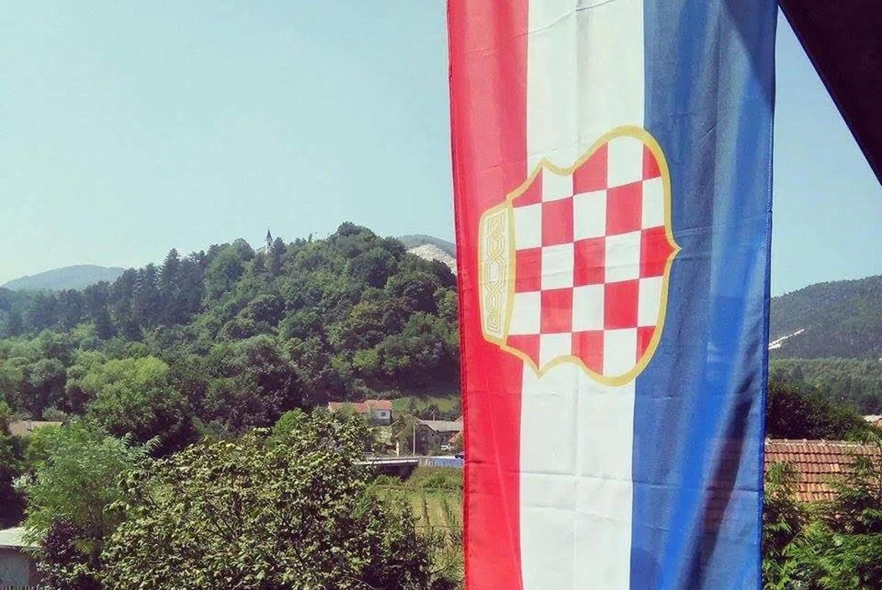 Novi Travnik: Zastave hrvatskog naroda ostaju