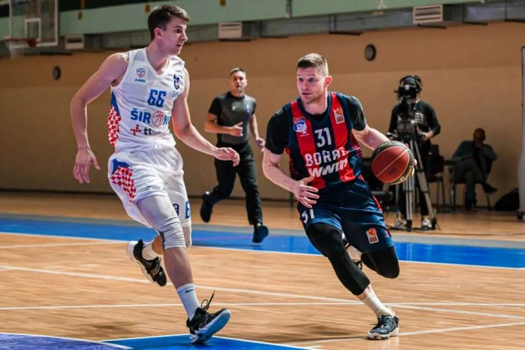Borac uvjerljiv protiv Širokog