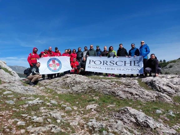 Uposlenici kompanije Porsche BH pokazali alpinističke vještine