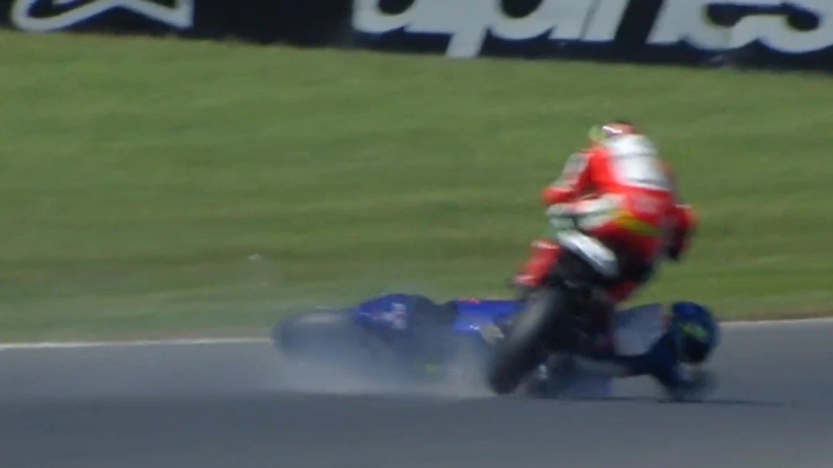 Teška nesreća u Moto 2 klasi, Corsi pregazio Navarra
