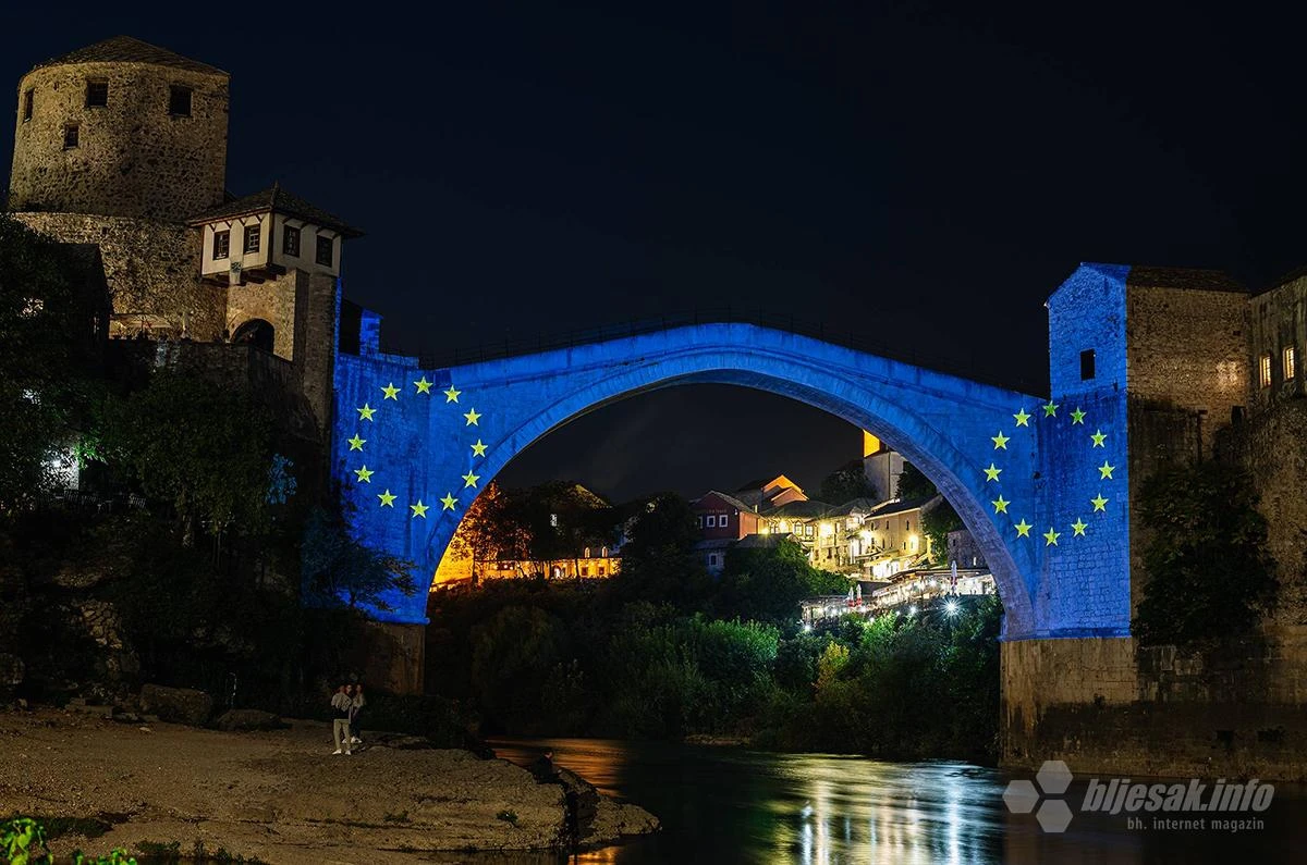 Stari most u bojama EU