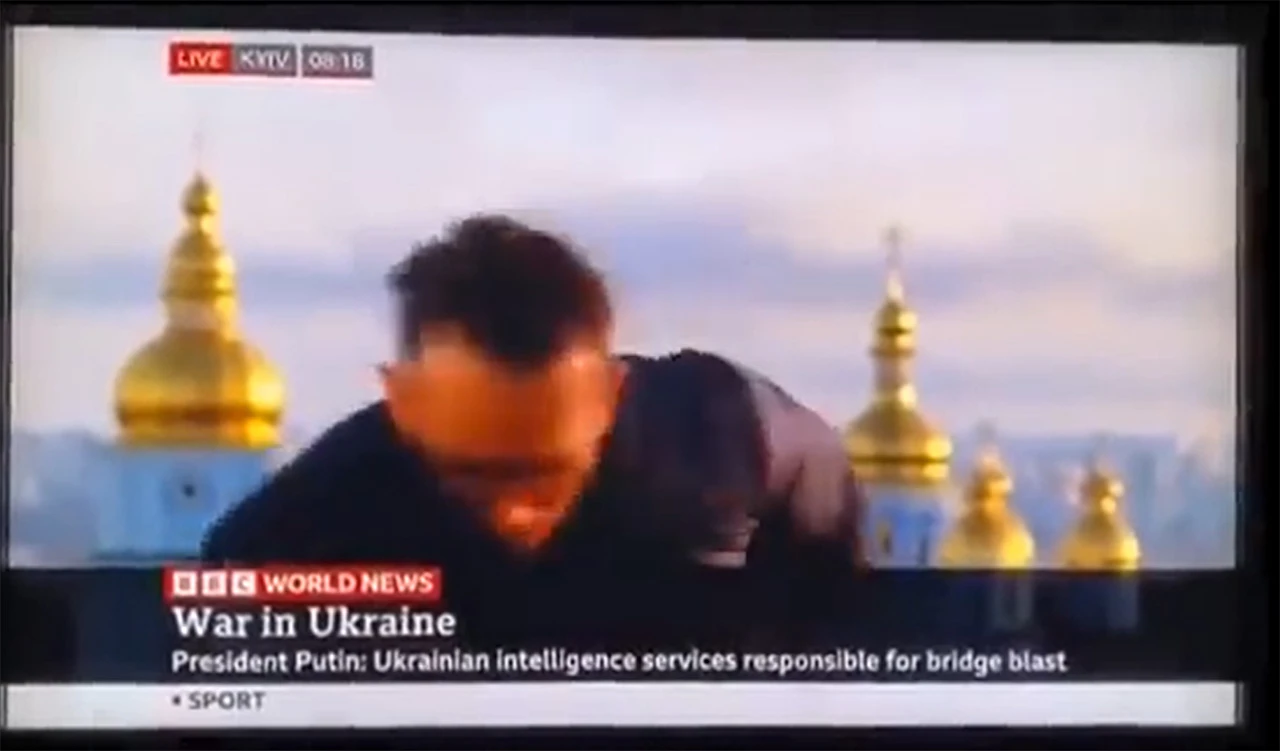 VIDEO: Reporter BBC-a se javljao uživao kad je krenuo ruski napad, program odmah prekinut