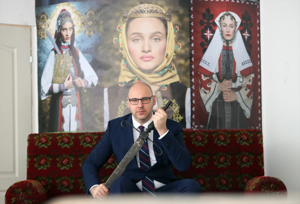 Umjetnički fotograf Pavel Surovi udahnuo novi život narodnim nošnjama