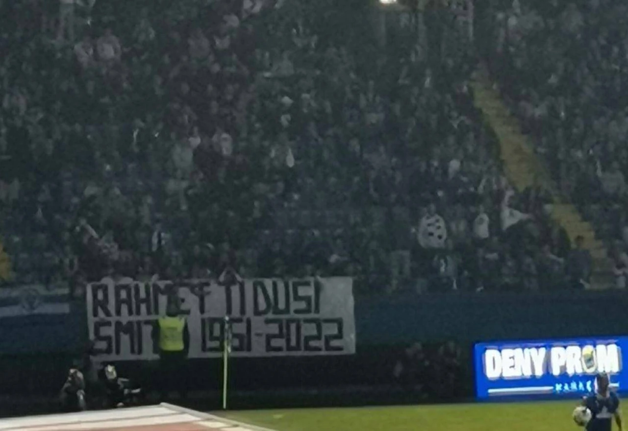 Transparent Manijaka nije bio posvećen Schmidtu nego dugogodišnjem navijaču 