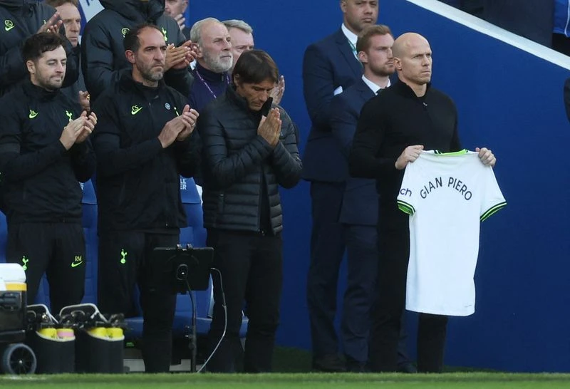 Emotivno prazni Tottenham ipak osvojio tri boda