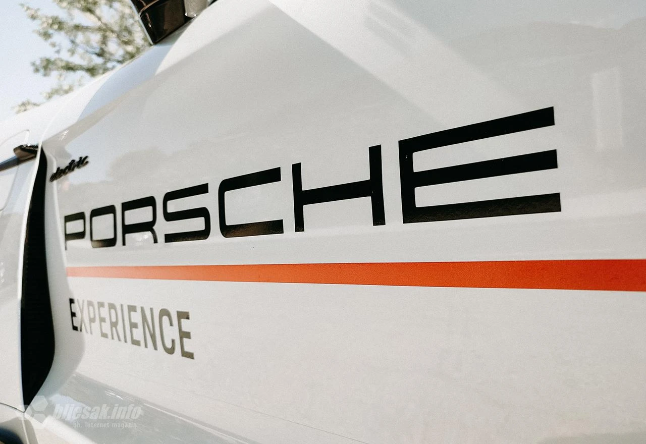 Porscheova dionica ispod cijene na burzovnom debiju