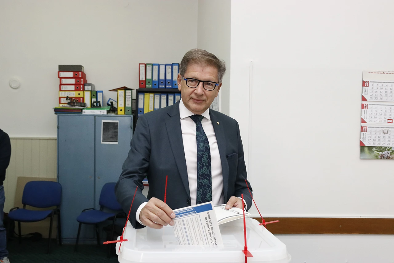 Hadžikadić: Ovo je referendum o budućnosti BiH