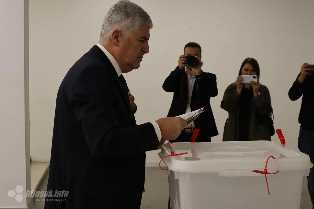 Čović glasovao u Mostaru: Svi su mislili da ćemo blokirati izbore