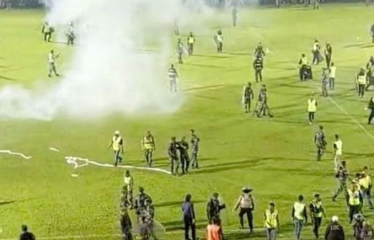 Kaos u Indonesiji na stadionu, tačan broj mrtvih nepotvrđen