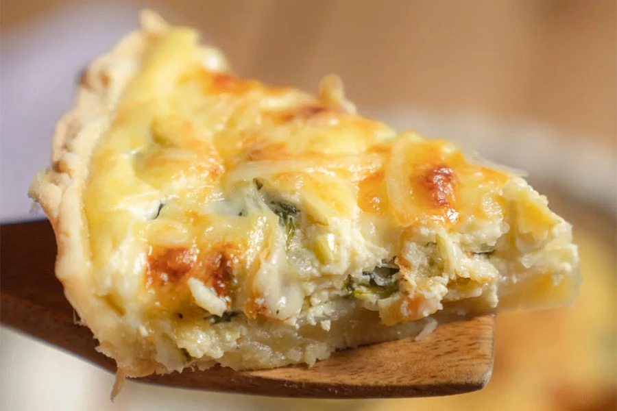 Quiche s porilukom i špinatom