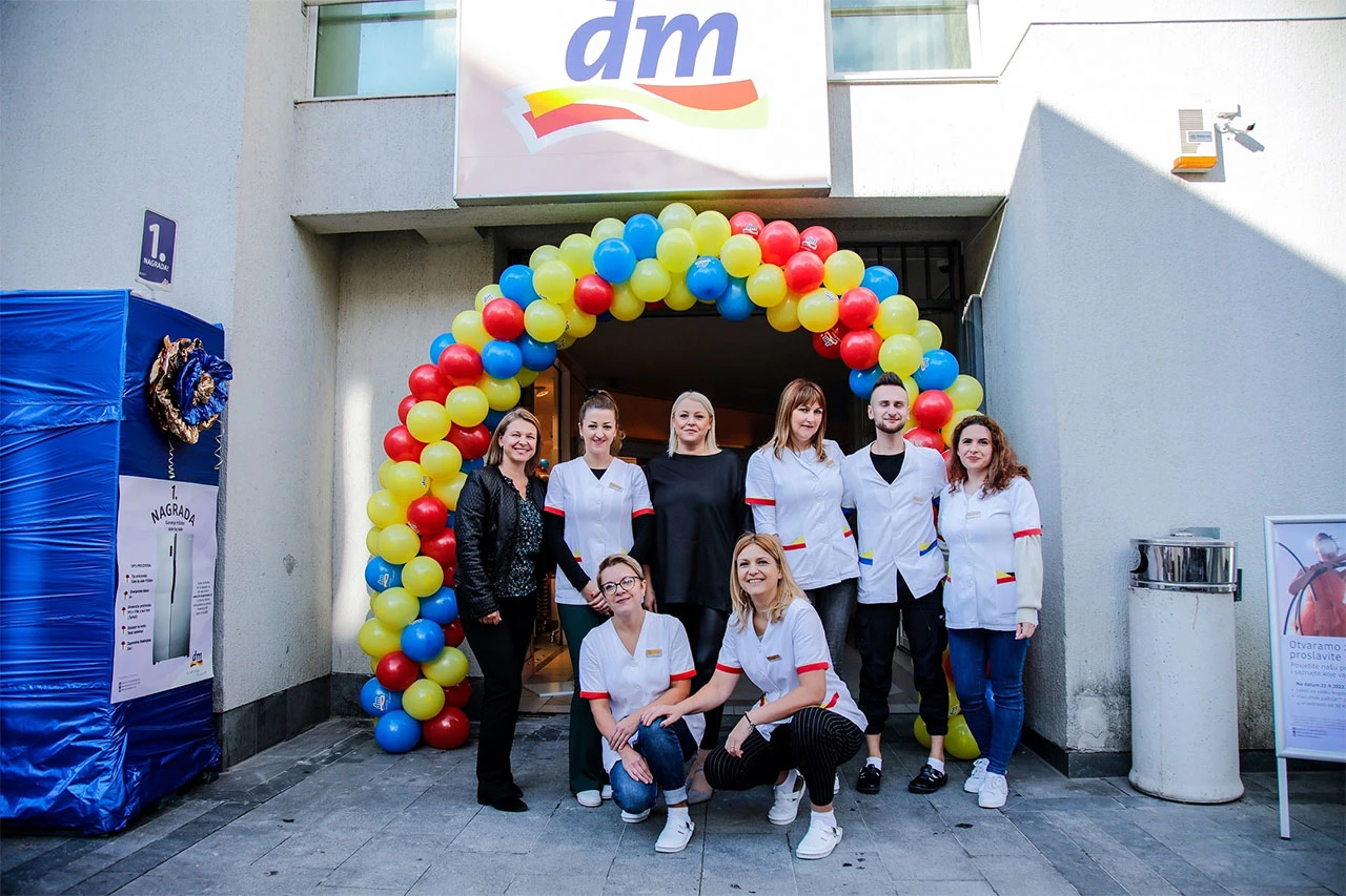 U Konjicu otvorena preuređena dm prodavnica