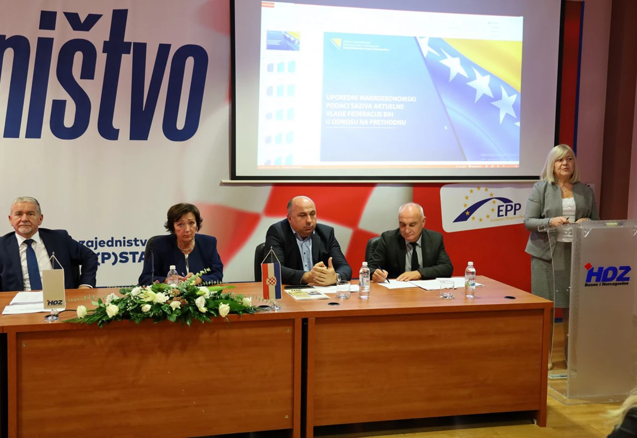 HDZ-ovi ministri predstavili stranci što su radili