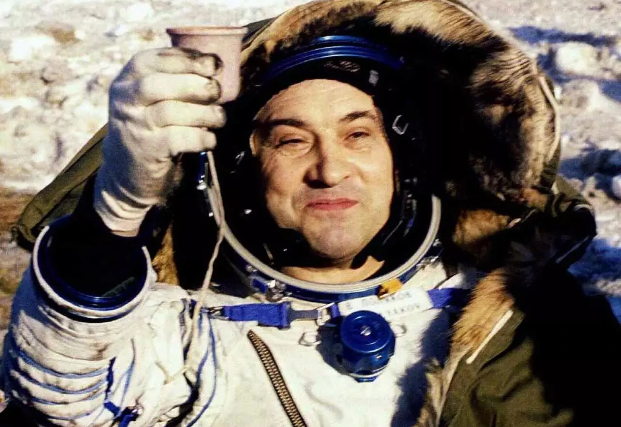 Preminuo kozmonaut koji je najduže boravio u svemiru