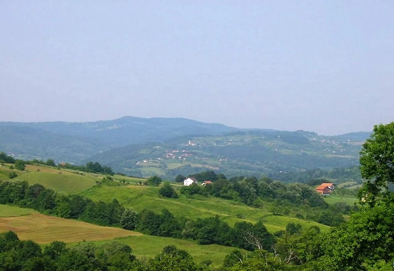 Oskvrnuto šest postaja Križnog puta nedaleko Tuzle