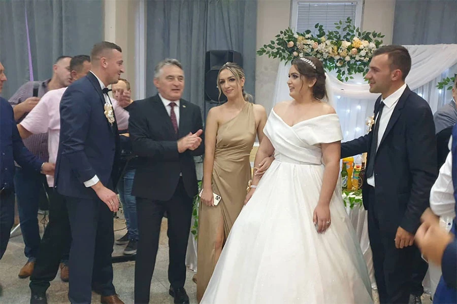 VIDEO: Kad te Komšić iznenadi na vjenčanju