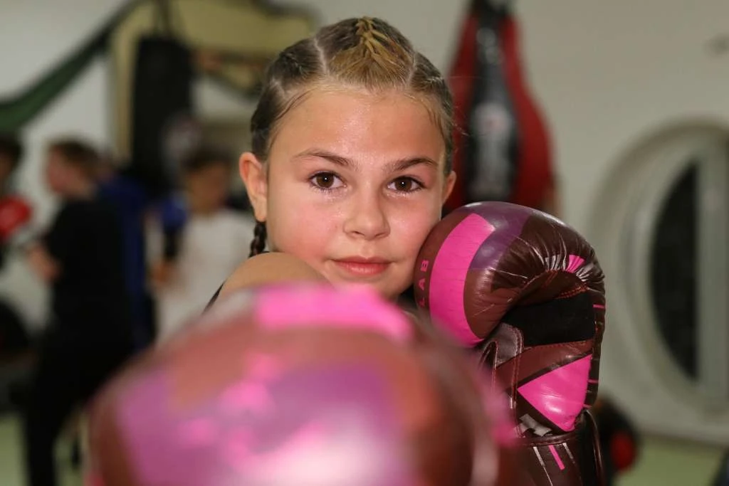 Iman ima 12 godina: Ona je kvalitetan kickboxer borac, njeno vrijeme tek dolazi