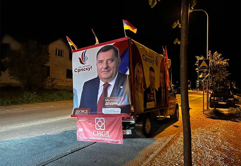 Napadnut novinar jer je snimao nepropisno parkirano vozilo stranke