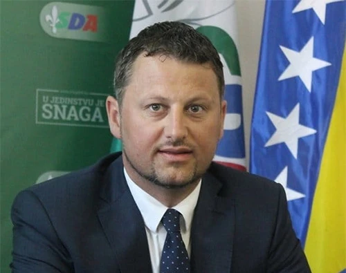 Hodžić demantira: Neće se zabraniti negativan govor protiv Izetbegovića