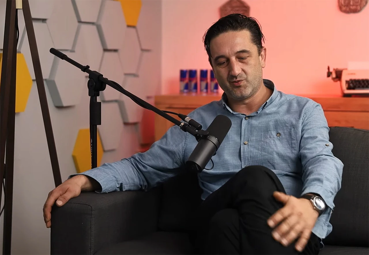 Emir Spahić: Naša pozorišta biološki izumiru