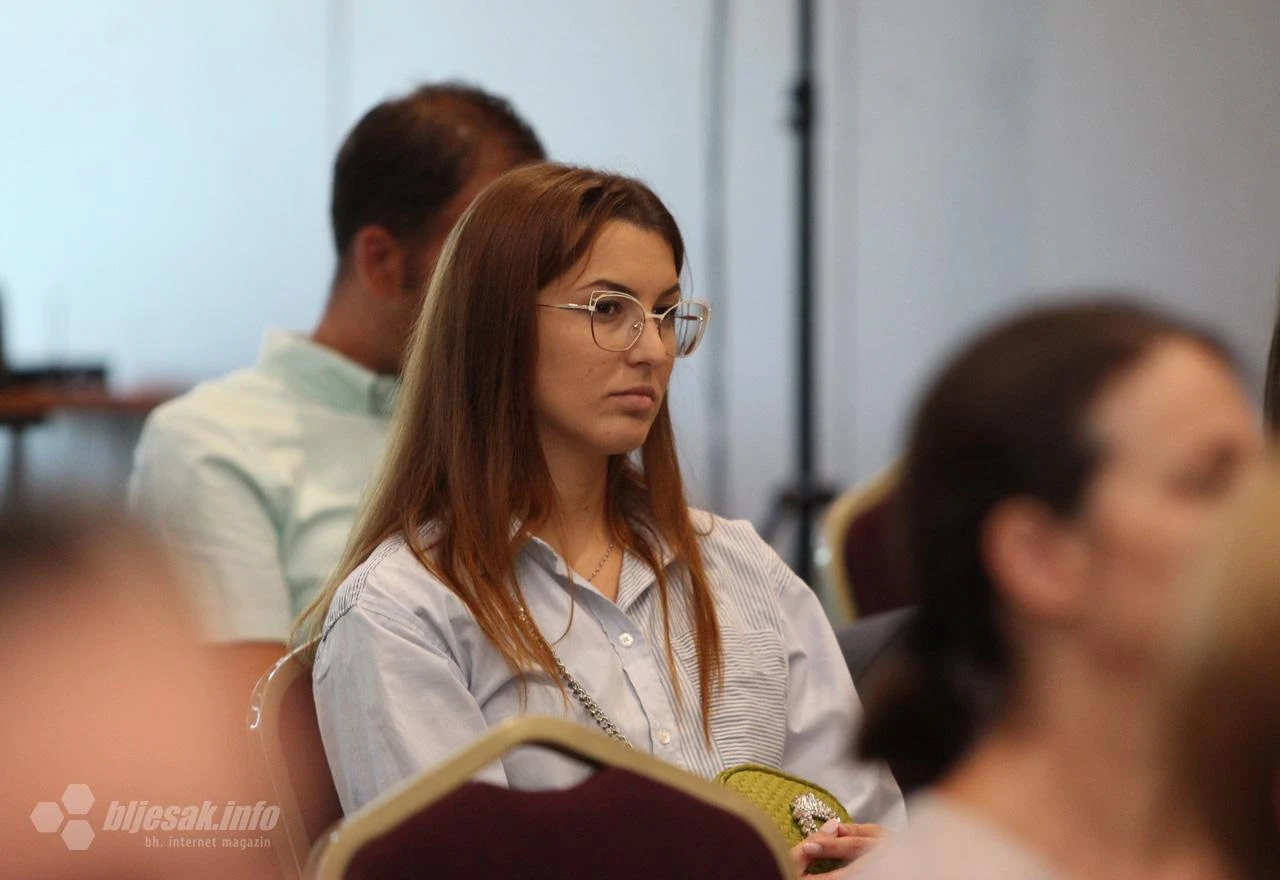 CAMP projektom utvrđeno kako obalna linija BiH u Neumu iznosi 26,1 dužni km