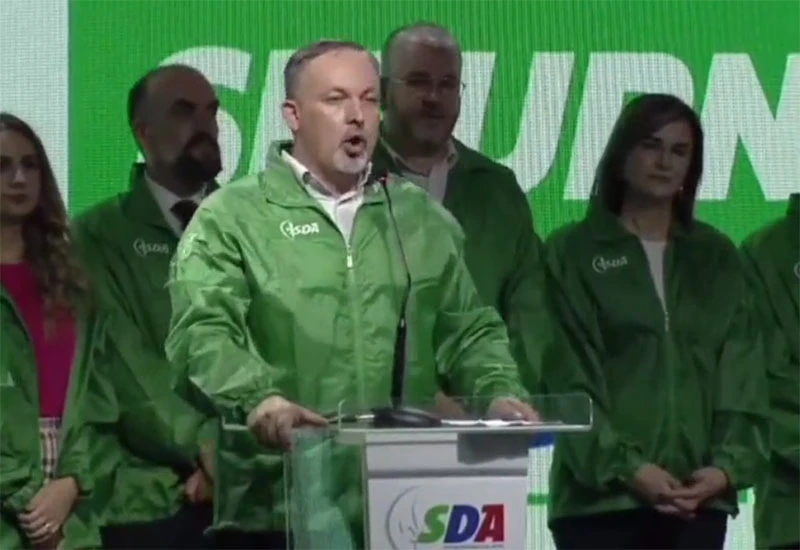 Nakon dušenja u bazenu, kandidat ima rješenje za korupciju