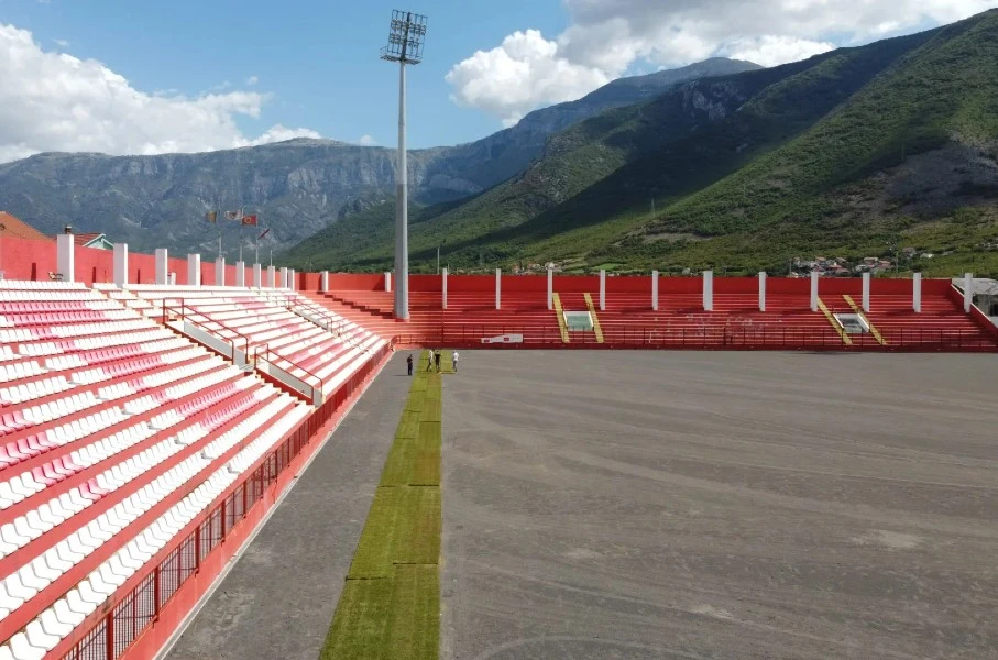 Veležov stadion napokon dobiva travnjak!